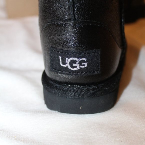 NIB UGG TODDLER CLASSIC SHORT LEATHER‎ SHEARLING LINED METALLIC SPARKLE BOOTS - Picture 6 of 7